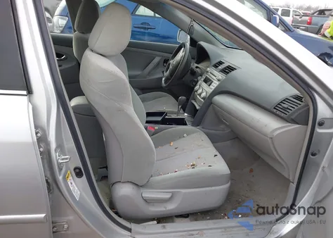 2011 Toyota Camry Le z USA, uszkodzony, nr VIN 4T1BF3EK6BU119097